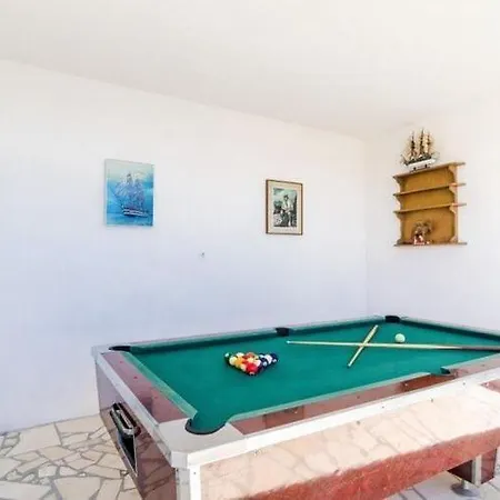 Knego - One Bedroom With Balcony And Sea View Apartment Mlini