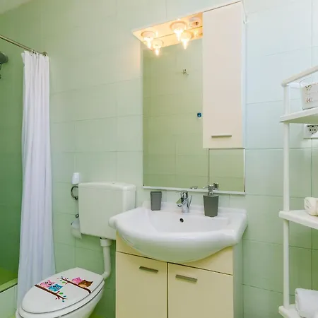 Knego - One Bedroom With Balcony And Sea View *