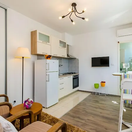 Apartment Knego - One Bedroom With Balcony And Sea View *